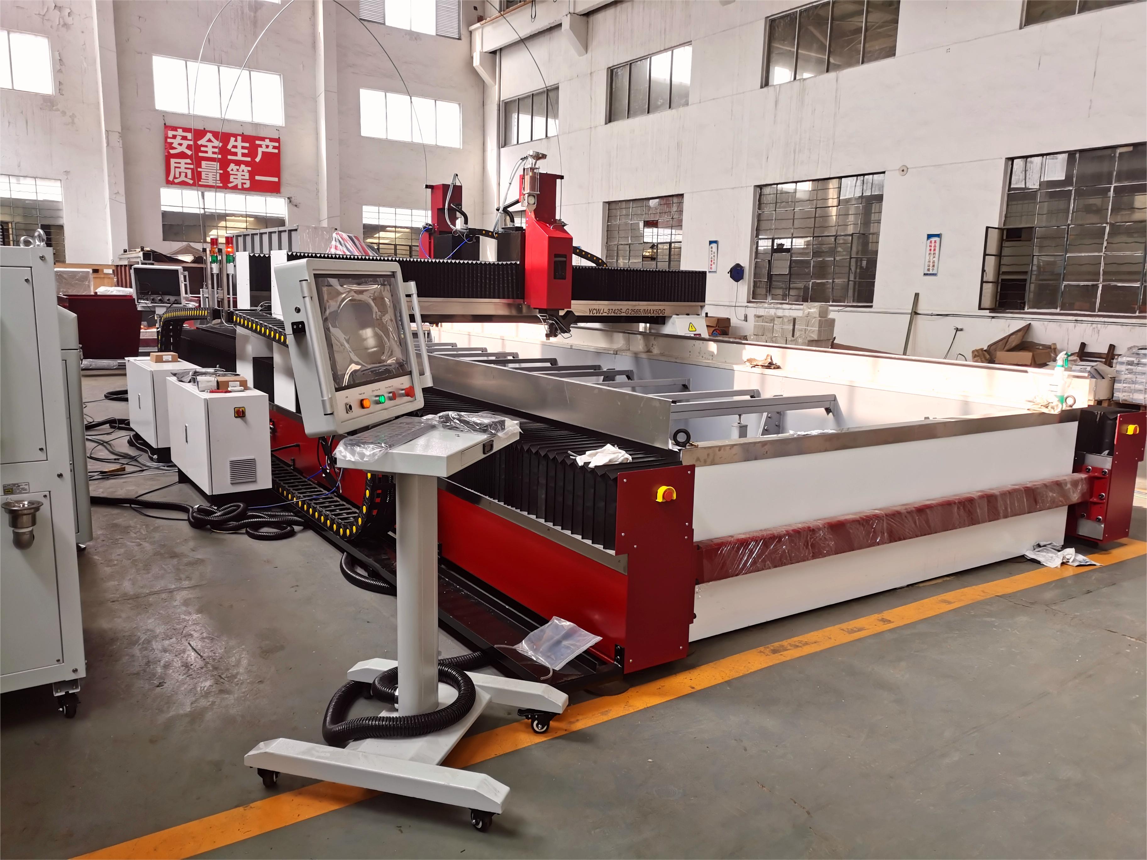 Side view 4D90F8D7DF44F178EDFB552D6D72EBC