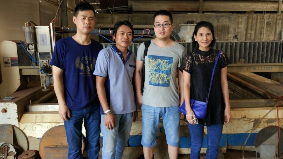 Os engenheiros da YCWJ fornecem serviço profissional pós-venda na Tailândia