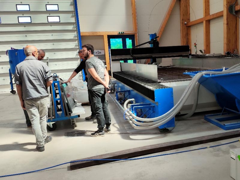 Máquina de jato de água abrasiva YC com jato de água de 60000 psi, sistema de alta pressão, jato de água avançado