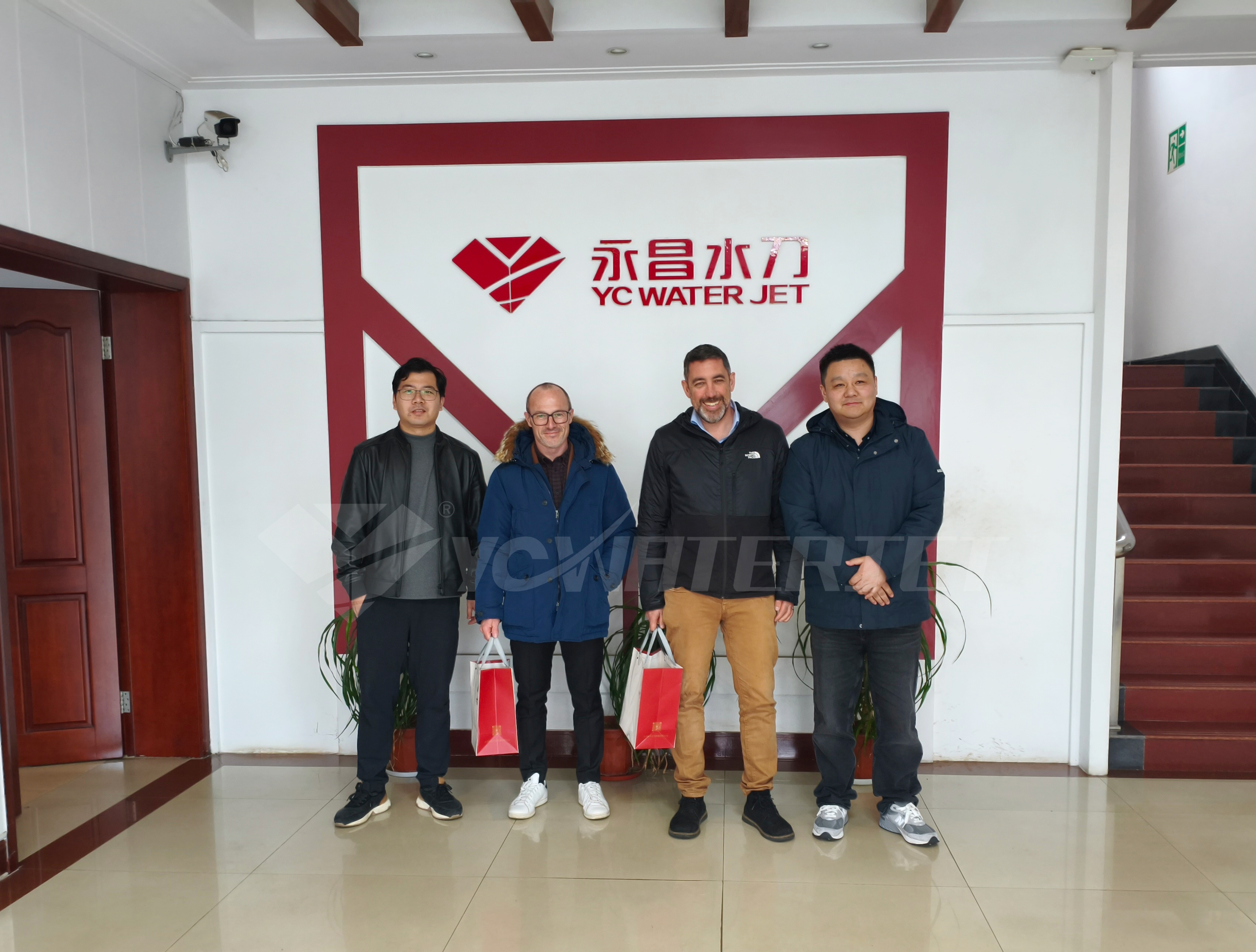 Clientes italianos da YC Waterjet