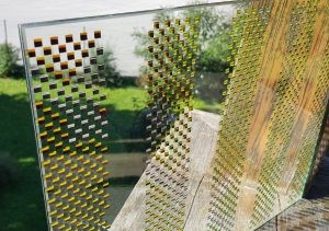 Aplicação da máquina de corte a jato de água na indústria de vidro