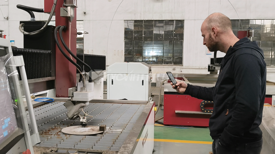 Cliente holandês visita YC WATERJET