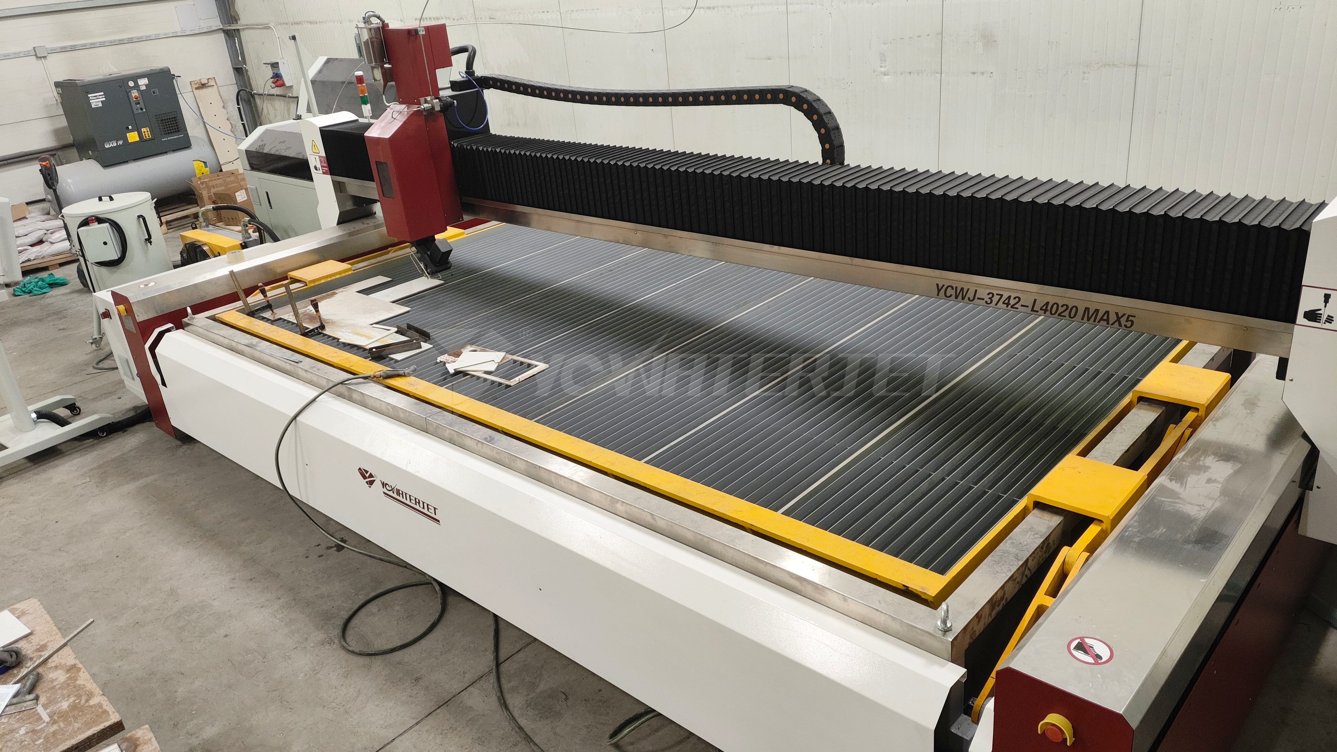 L4020 Waterjet de 5 eixos 