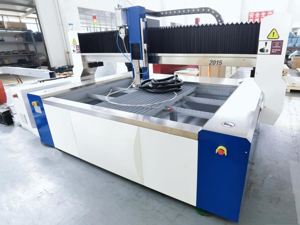 Máquinas de corte a jato de água CNC de 3 eixos: 3742-L2015