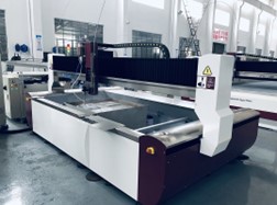 Cortador de Jato de Água Industrial com Guia Linear para Corte de Seção Vertical