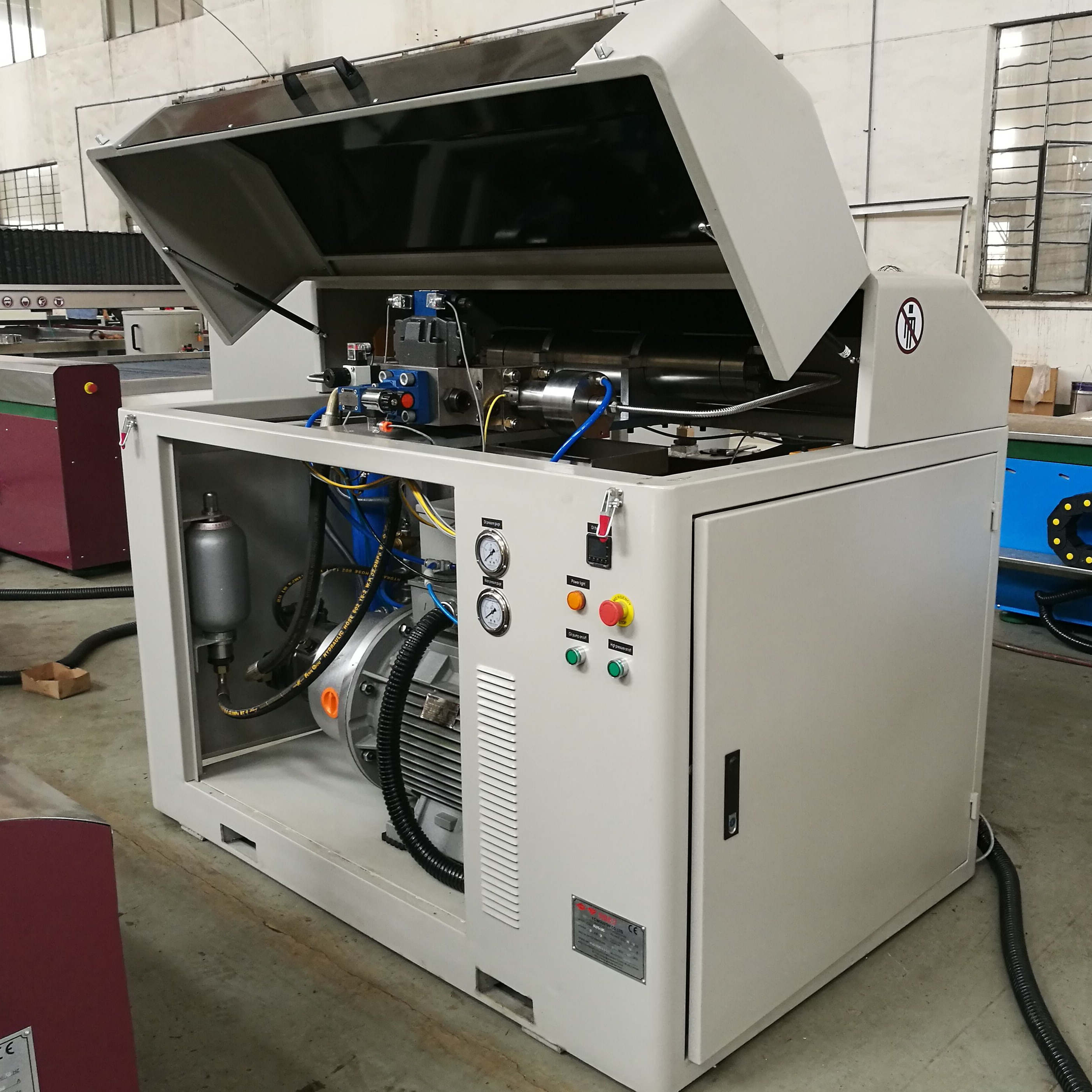 Máquina de jato de água abrasiva YC com jato de água de 60000 psi, sistema de alta pressão, jato de água avançado