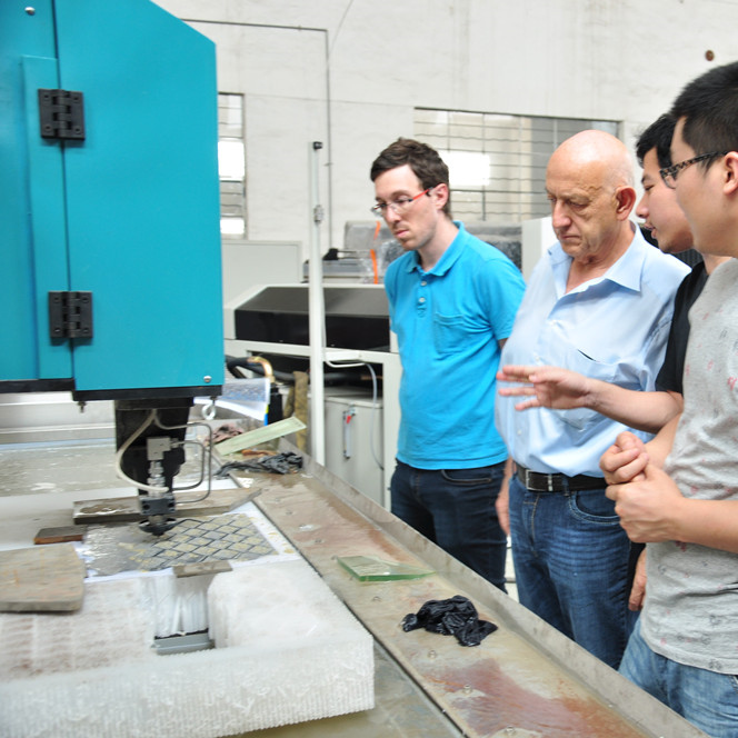 Máquina de jato de água abrasiva YC com jato de água de 60000 psi, sistema de alta pressão, jato de água avançado