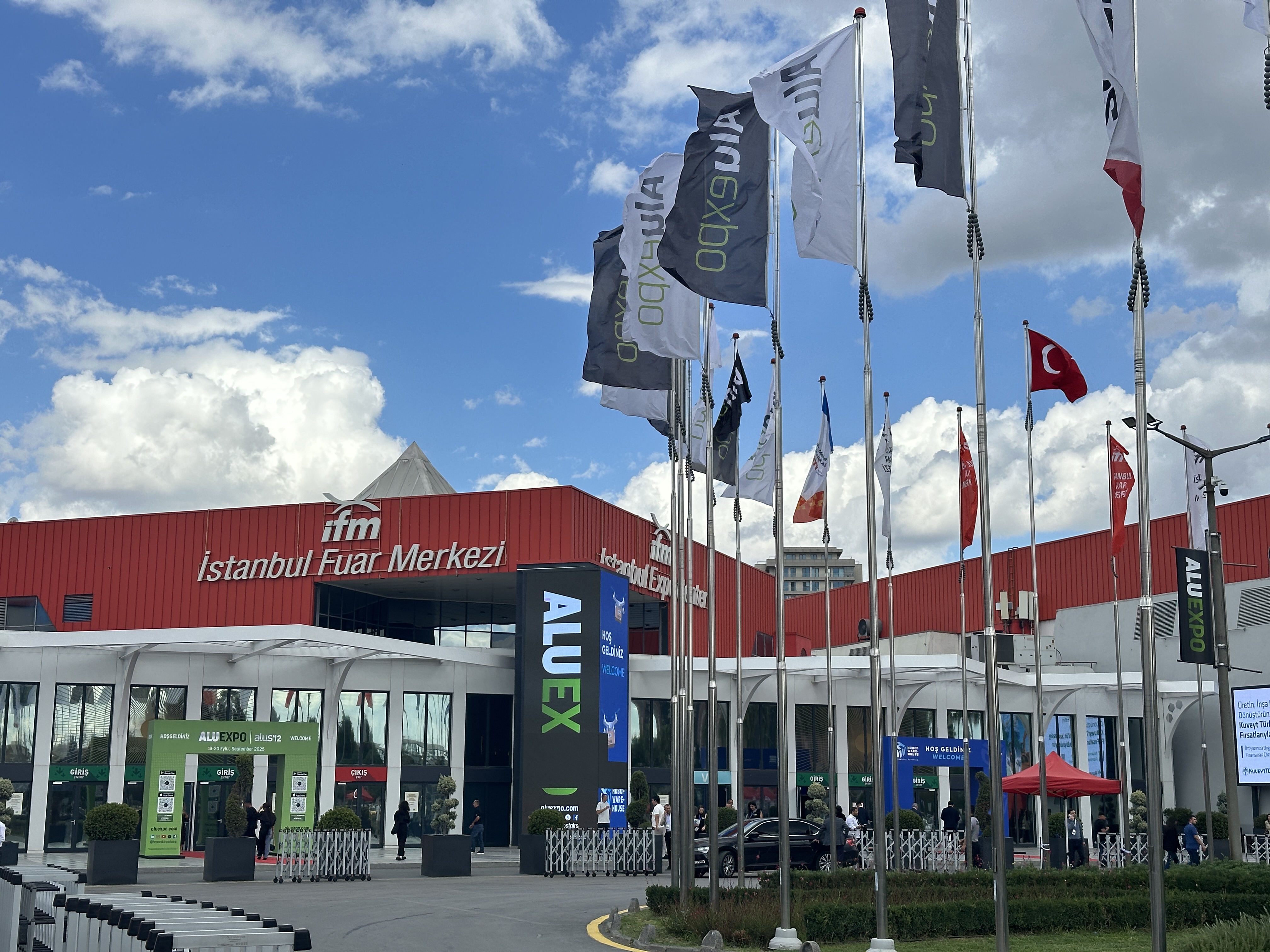 YC WaterJet retorna do bem -sucedido Aluexpo 2025