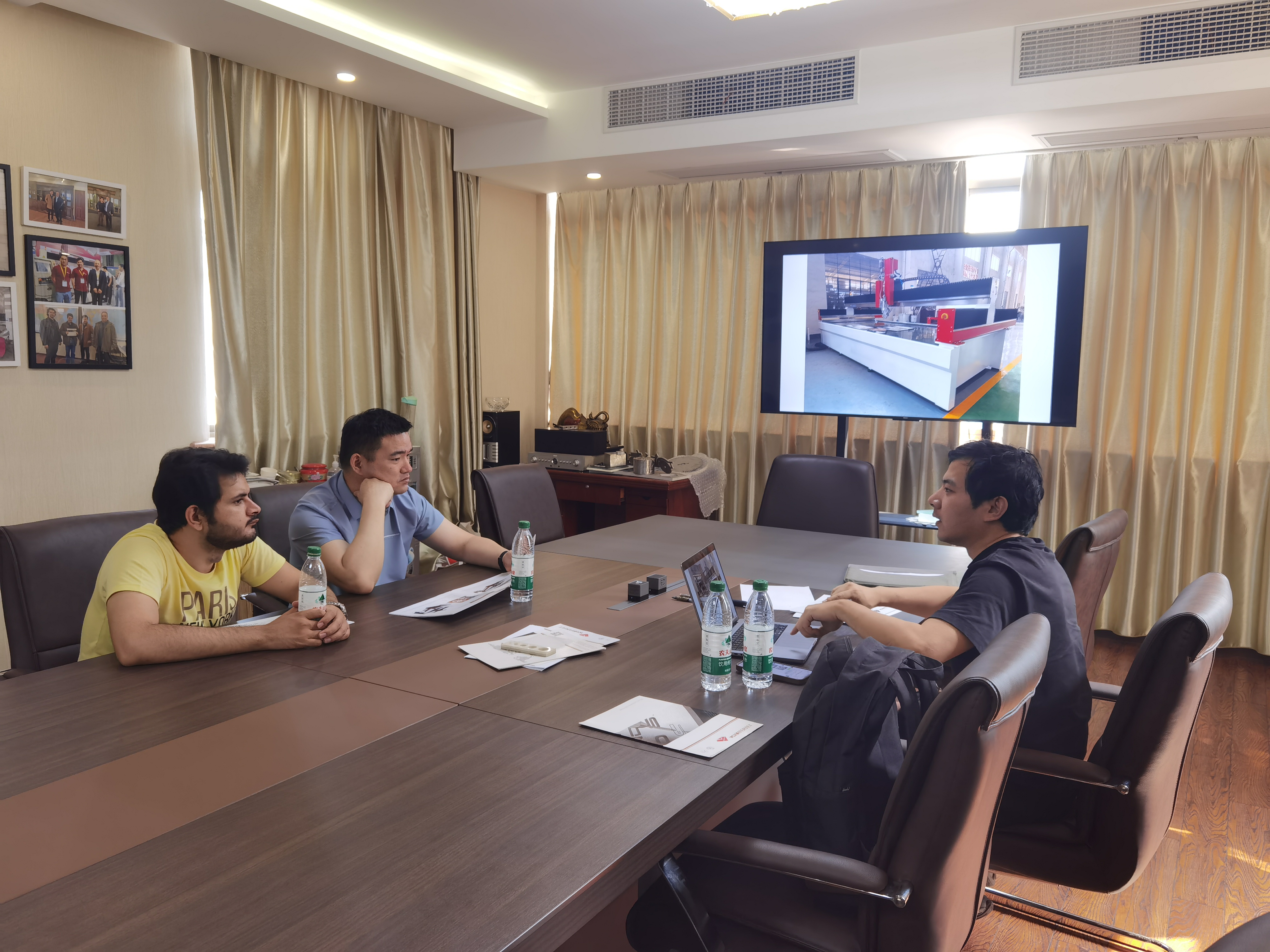 Aprofundando a cooperação internacional - as elites da indústria de pedra paquistanesa visitam YC WaterJet