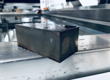 Cortador de Jato de Água Industrial com Guia Linear para Corte de Seção Vertical