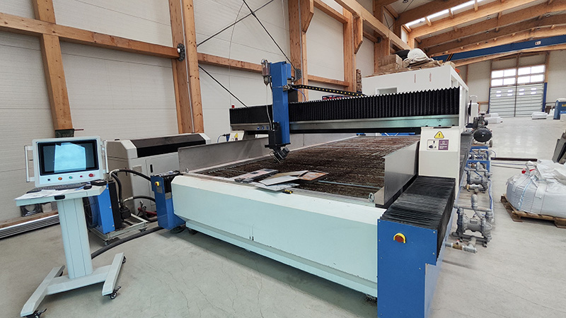 Máquina de corte elétrica por jato de água elétrica de 5 eixos 3D, aço inoxidável, mármore e vidro