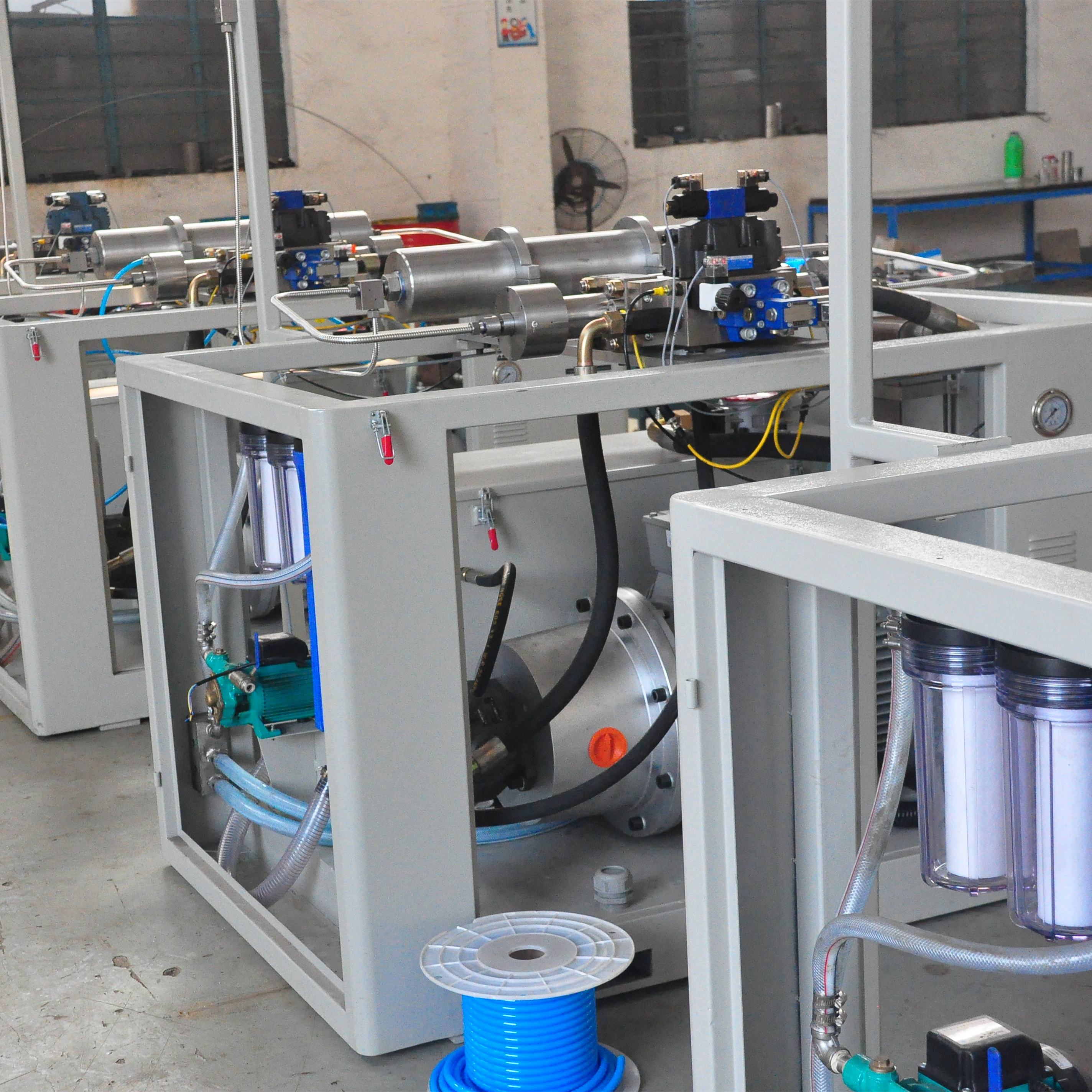 Máquina de corte por jato de água de granito CNC compensada de 5 eixos e 10 graus para corte preciso