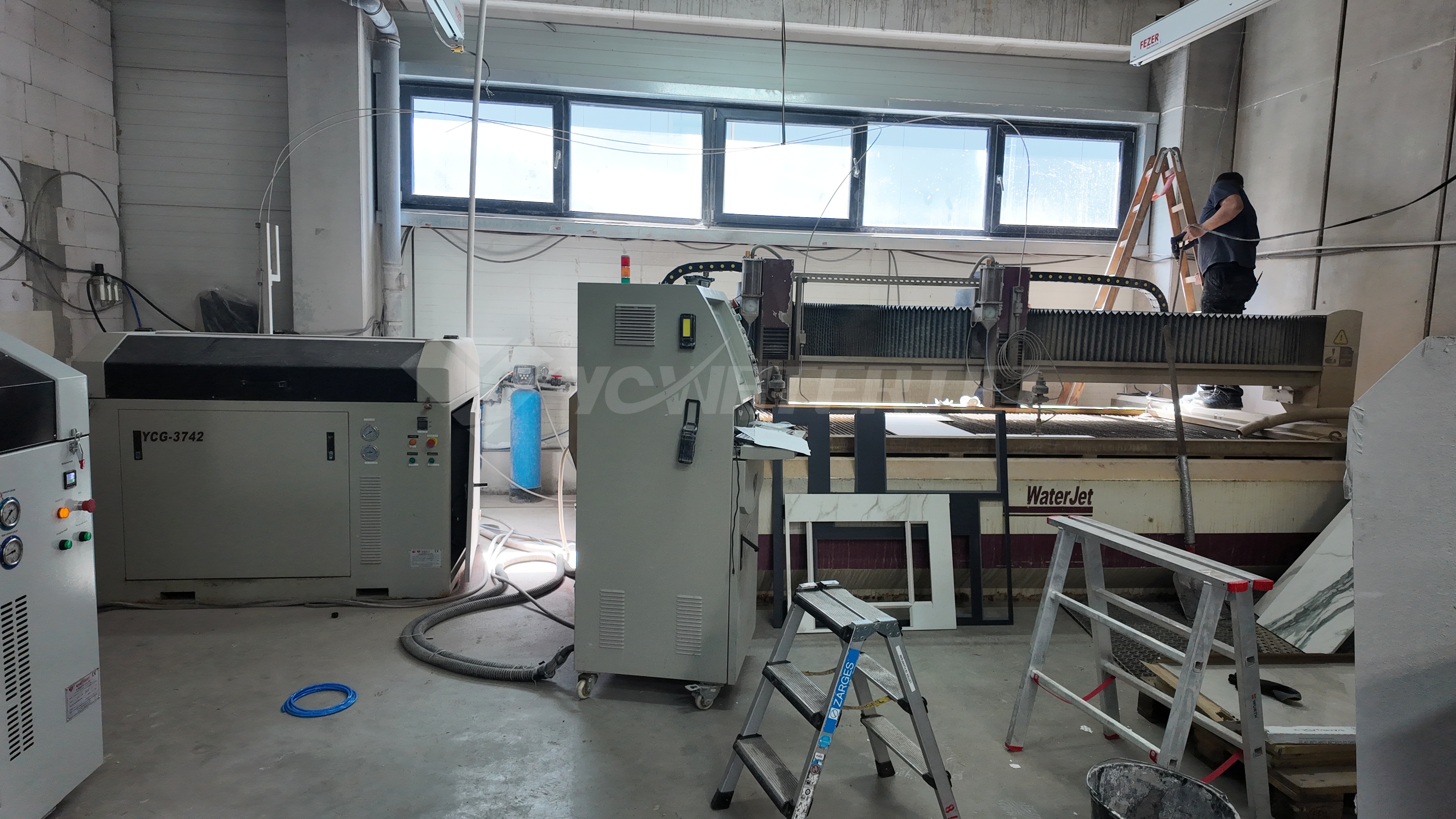 Jato de &aacute;gua de cabe&ccedil;a dupla 