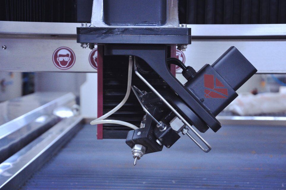 3d 5AXIS WaterJet Chead.jpg